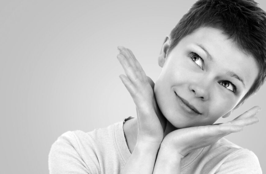 7 Beauty Tips for Looking Younger